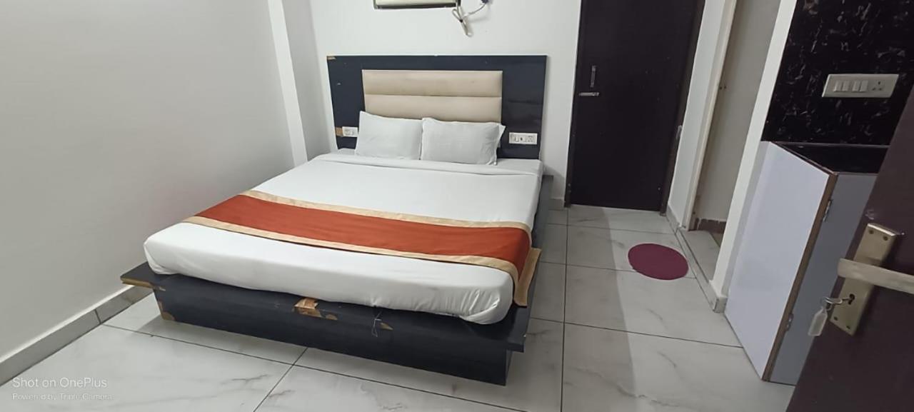 Dev Palace And - Near Igi Aiport New Delhi