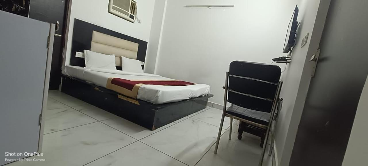 Dev Palace And - Near Igi Aiport *